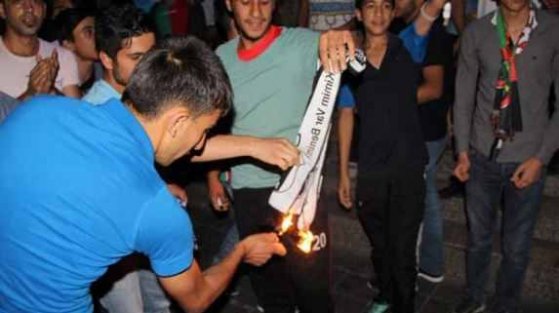 Diyarbakır'da Beşiktaşlı taraftarlara holigan saldırısı