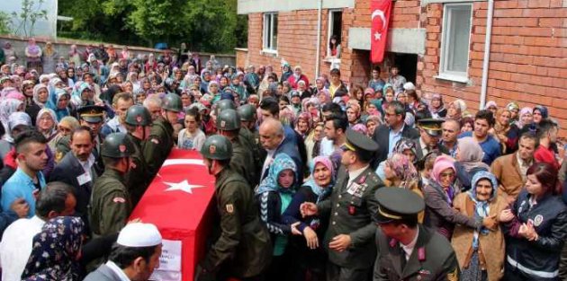 Zonguldaklı Şehit Buraz Saraçlı'yı binlerce vatandaş uğurladı