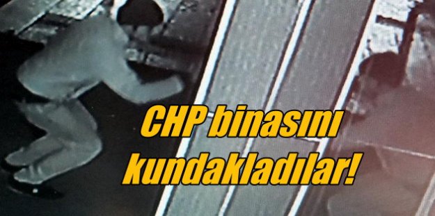 Kayseri'de CHP binasını kundakladılar