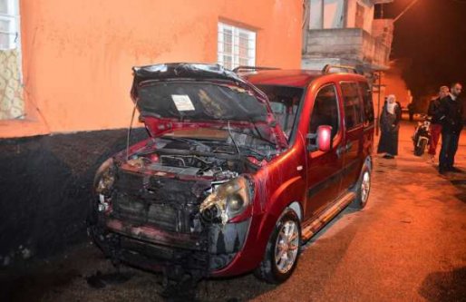 Adana'da PKK'lı teröristler araç kundakladı