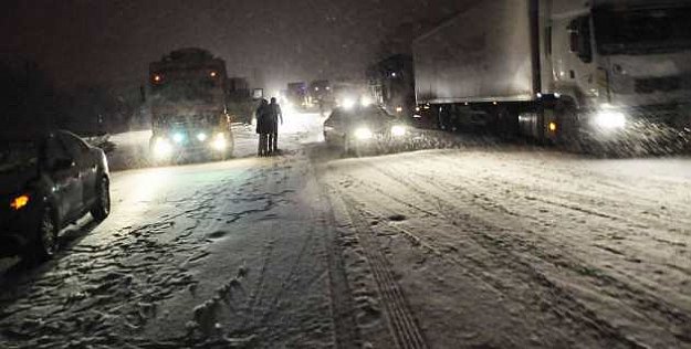 Ankara'da okullara kar tatili: Yola çıkanlara kar uyarısı