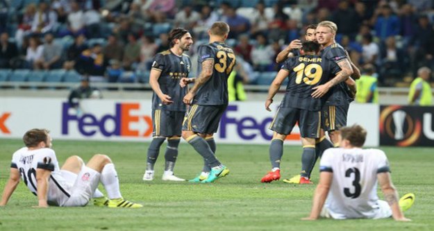 Fenerbahçe,Beşiktaş ilk 11'ler belli oldu.