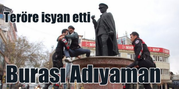 Şehit haberlerinden bunalan vatandaş Atatürk büstüne çıktı