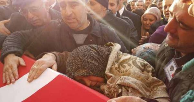 Şehit Polis Hakan Tanrıkulu'nu Sinop'ta onbinler uğurladı