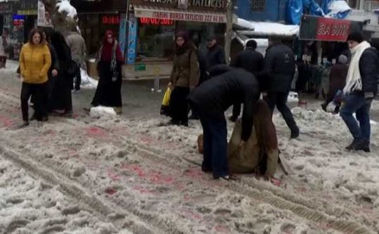 İstanbul yolları paten pistine döndü