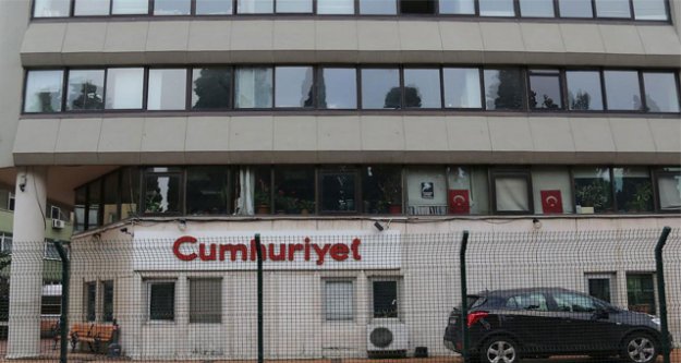 Cumhuriyet Gazetesi önünde silah sesleri