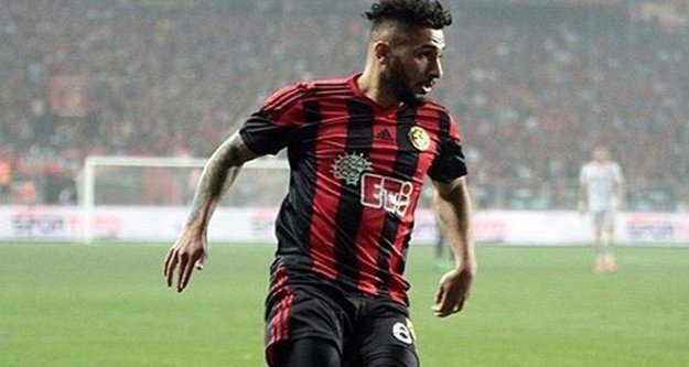 Trabzonspor Kamil Ahmet Çörekçi'yi transfer etti