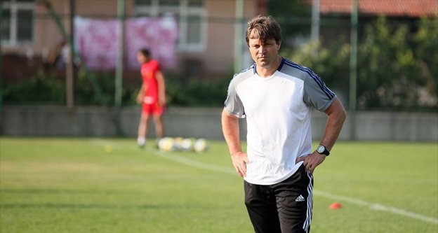 Evkur Yeni Malatyaspor Teknik Direktörü Sağlam: Kalıcı olmak için kadro kalitesi iyi olmalı