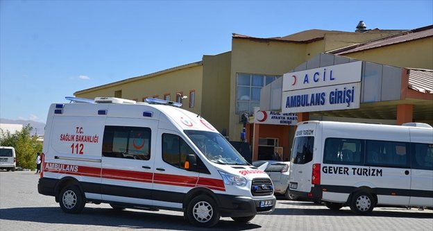 Hakkari'de PKK'lı teröristlerce tuzaklanan mayın infilak etti: 4 yaralı