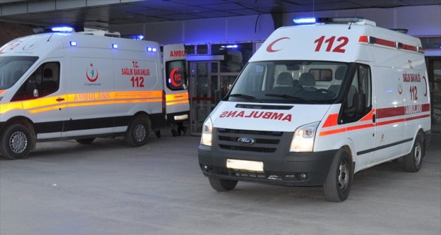 Sivas'ta askeri araç devrildi: 4 yaralı 