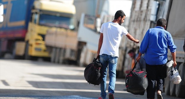 Suriyelilerin Cerablus'a dönüşleri sürüyor