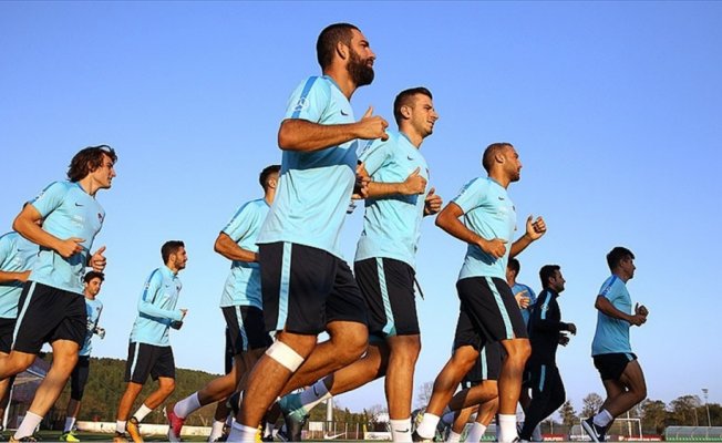 A Milli Futbol Takımı, Lucescu yönetiminde ilk antrenmanına çıktı