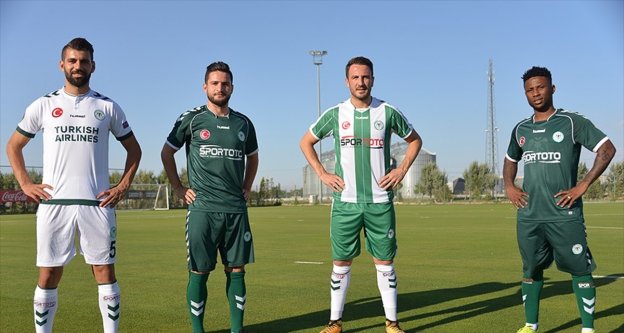 Atiker Konyaspor'da yeni sezon formaları tanıtıldı 