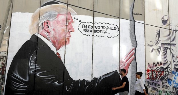  Ayrım Duvarı'nda Trump'a grafitili tepki