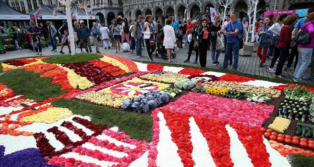 Brüksel'de Çiçek Zamanı Festivali renkli görüntülere sahne oldu