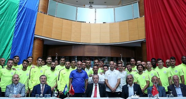 Cumhurbaşkanı Erdoğan'dan Çaykur Rizespor'a ziyaret