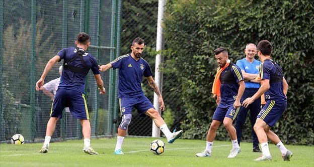 Fenerbahçe, hazırlık maçında Cagliari'yi ağırlayacak