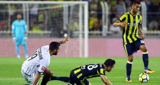 Fenerbahçe, Sturm Graz'ı 2 golle devirdi