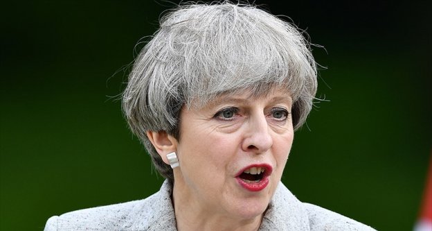 İngiltere Başbakanı May'den Trump'a 'ırkçı olaylar' eleştirisi