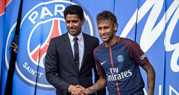 Paris Saint-Germain, Neymar'ı basına tanıttı