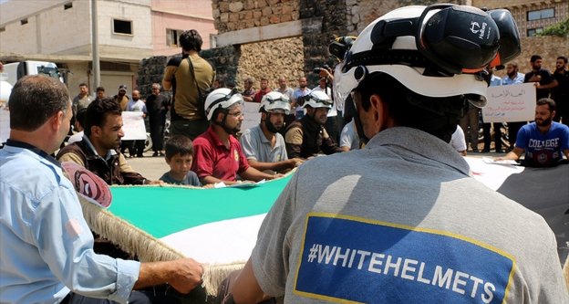 Suriye'de Beyaz Baretlilere destek gösterileri