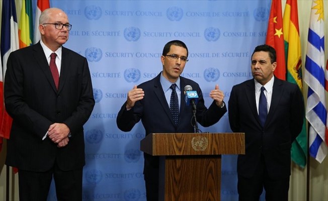 Venezuela Dışişleri Bakanı Arreaza: ABD ülkemizde insani kriz çıkarmayı amaçlıyor