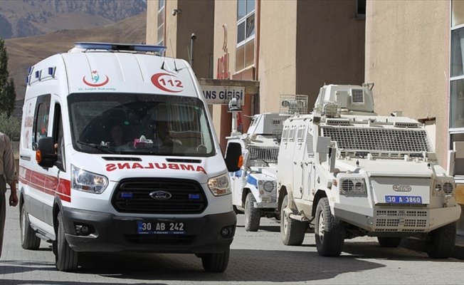 PKK'lı teröristlerle çıkan çatışmada bir korucu şehit oldu