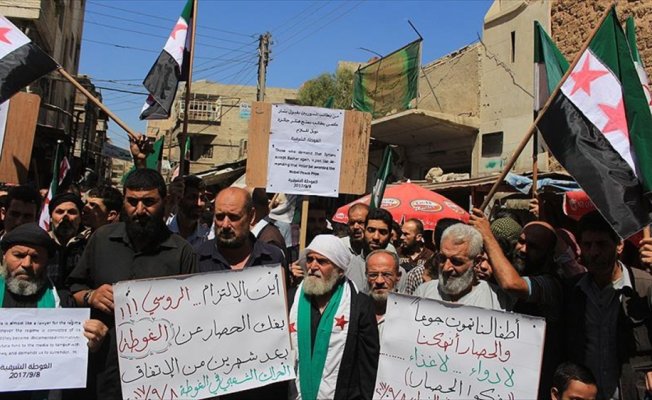Suriye'de 'Mistura' ve 'Kimyasal Beşşar' protestosu