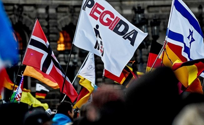 Almanya'da ırkçı PEGIDA gösteri düzenledi