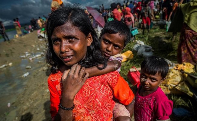 'Bangladeş'e sığınan 320 bin Arakanlı çocuk tehdit altında'