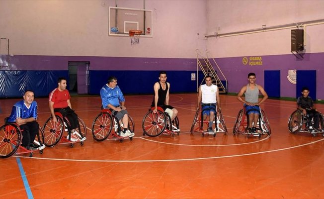 Cumhurbaşkanı Erdoğan engelli basketbolcuların hayalini gerçekleştirdi