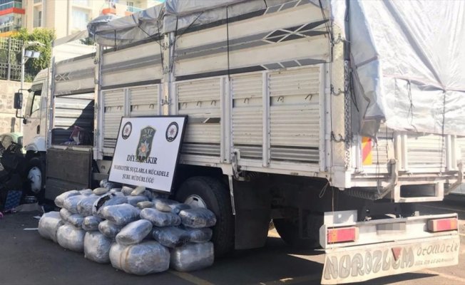 Diyarbakır'da 452 kilo 480 gram esrar ele geçirildi