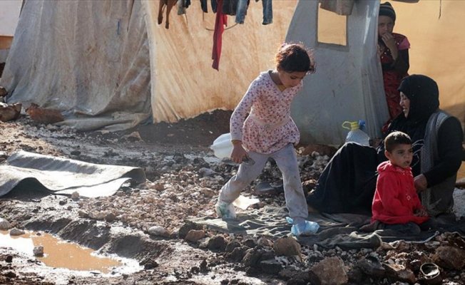 İdlib'deki bazı sığınmacı kampları su altında kaldı
