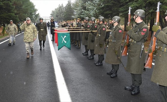 Komutanlardan Diyarbakır'daki birliklerde inceleme