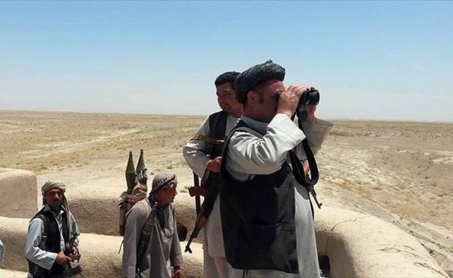 Afganistan'da Türkmen komutana bombalı saldırı