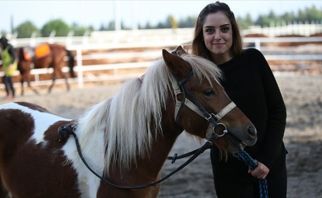 Atlar engelli çocukların umudu oldu
