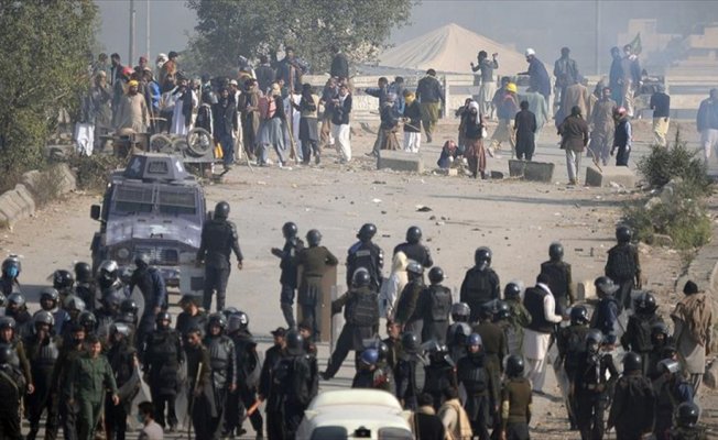 Pakistan'daki protesto krizinin perde arkası