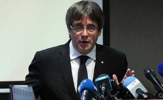 Puigdemont erken seçim için aday listesini Belçika'da açıkladı