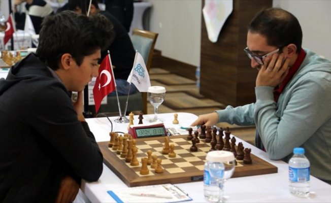 Satrançta 'Türkiye'nin en iyileri' mücadele ediyor