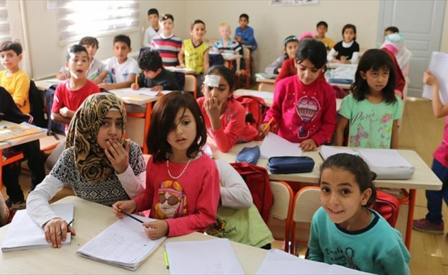 SETA, Suriyelilerin okullaşamama nedenlerini araştırdı