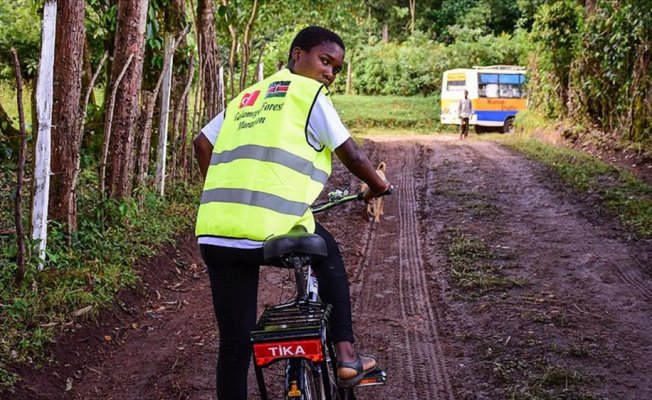 TİKA'nın bisikletleri Kenyalı kızların hayatını değiştirdi