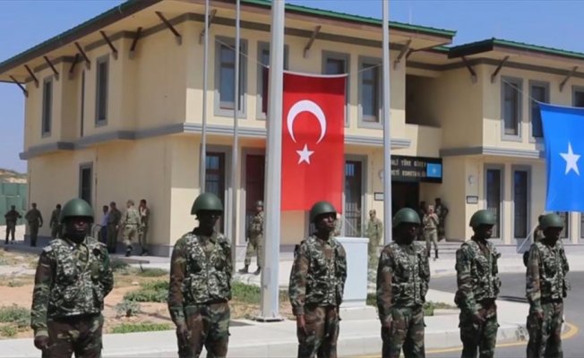 Mogadişu'daki Türk askeri eğitim merkezi ilk mezunlarını verdi
