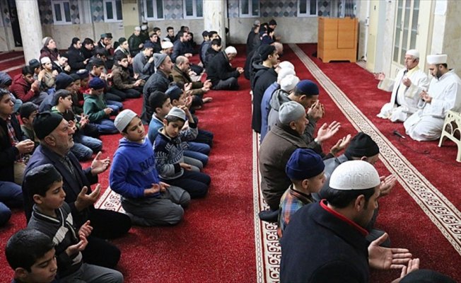 Siirt'te sabah namazında Zeytin Dalı Harekatı için dua