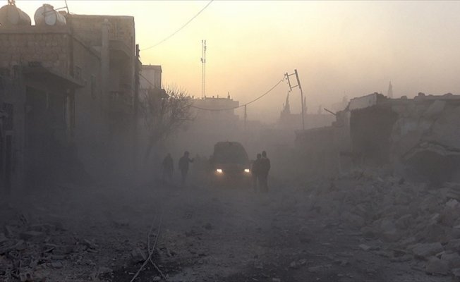Rus uçakları ve Esed rejimi İdlib'i bombaladı: 7 ölü, 10 yaralı