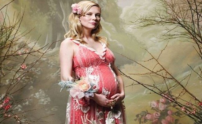 Oyuncu Kirsten Dunst evlenmeden hamile olduğunu duyurdu