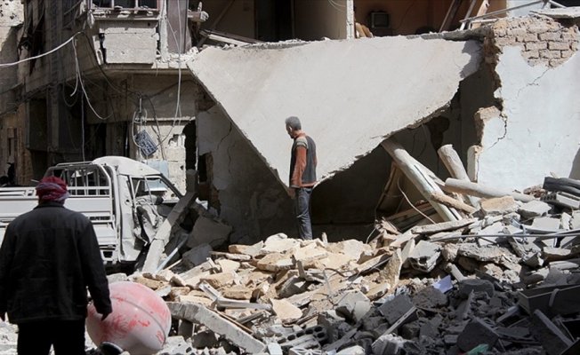 Esed rejimi Doğu Guta'yı bombalamaya devam ediyor