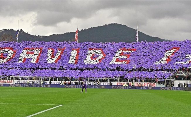 Fiorentina-Benevento maçında Astori anıldı