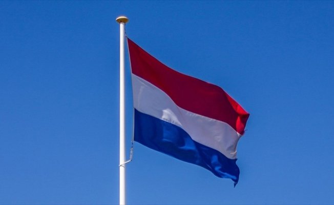 Hollanda'da başörtülü adaya ırkçı saldırı