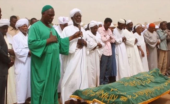 Sudan İhvan lideri Abdulmacid son yolculuğuna uğurlandı