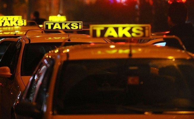 Taksilere 'teknolojik' tepe lambası